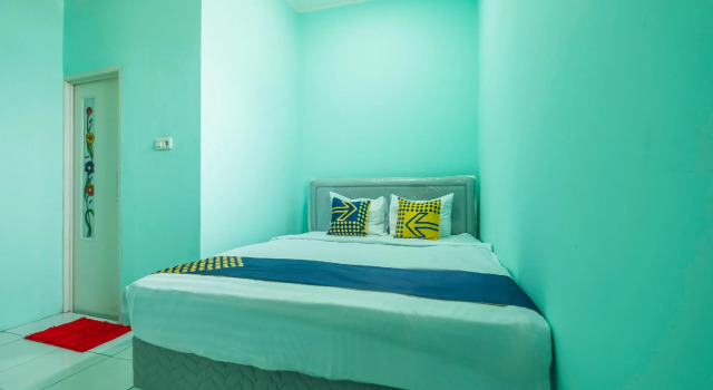 OYO Life 1889 Mbuahpage, Book Hotel Karawang West Java