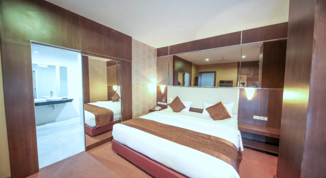 New Hollywood Hotel