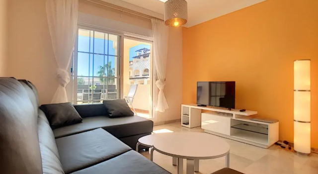 2239-Lovely 2 bedrooms with pool and paddle court, Забронировать Отель Манилва Коста-дель-Соль