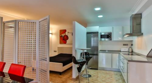 Luxury Studio Apartment La Plaza, Book Apartment Ivisa 