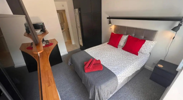 Larmins Room