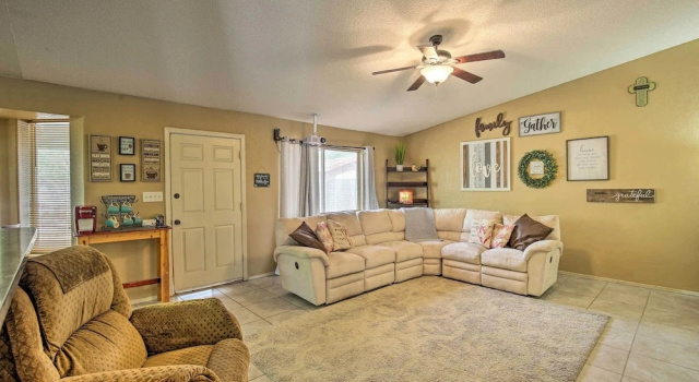 Коттедж Yuma Retreat w/ Fire Pit in a Golf Course Mecca!
