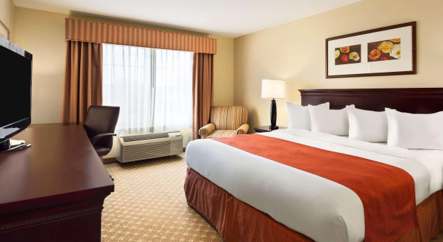 Country Inn & Suites By Carlson Clinton, Book Hotel Hoteller i Clinton med pool, Swimmingpool