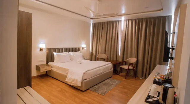 Mastiff Select Medha Plaza Deoghar, Boek Hotel Hotels in Deoghar met parkeren, Parkeren