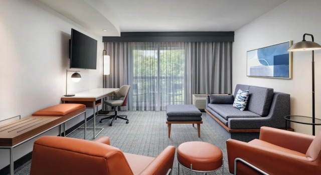 Люкс c 1 комнатой Courtyard by Marriott Kingston