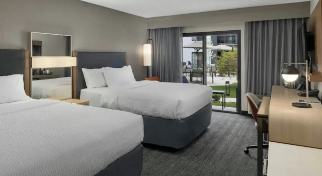 Четырёхместный номер Deluxe Courtyard by Marriott Boise Downtown