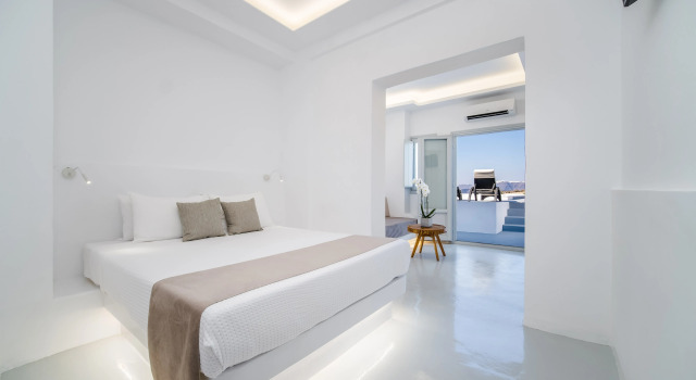 Serenità Luxury Suites, Забронировать Отель Акротирион , рядом с Белый пляж