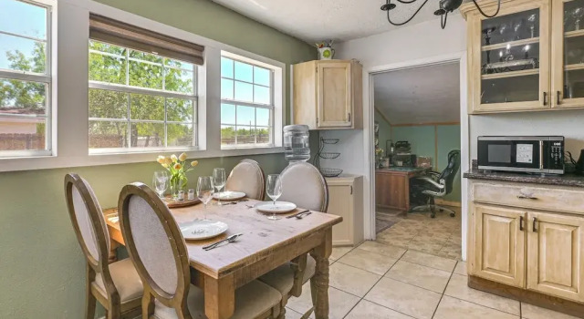 Work-ready Crystal City Home: Shaded Deck w/ BBQ, Rezerwuj Dom wakacyjny Crystal City Teksas