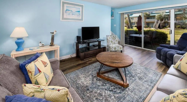 Апартаменты Seaspray Condos 103A