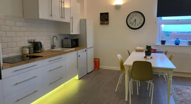 Stylish and Spacious Wokingham 3 Bedroom Townhouse