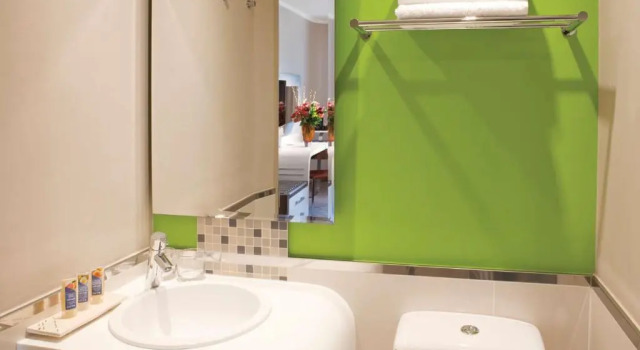 Четырёхместный номер Standard Garden Court Sandton City