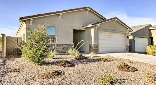 Quiet Family Home w/ Yard ~ 3 Mi to Luke Afb!, Забронировать Дом для отпуска Глендейл 