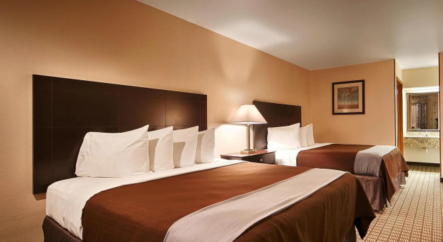 Четырёхместный номер Standard Quality Inn Three Rivers