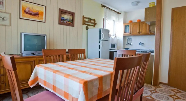 Apartments Sanda - 10 M from the beach, Забронировать Апартаменты/квартира Трогир 