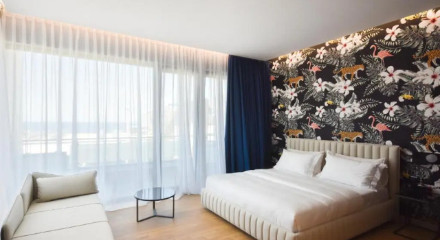 Полулюкс Flamingo Hotel