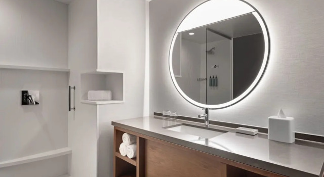 Двухместный номер Standard с балконом Courtyard by Marriott Marina del Rey