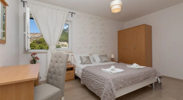 Apartments Empress, Забронировать Апартаменты/квартира Отели Мимице с бассейном, рядом с Пляж Туна, Бассейн