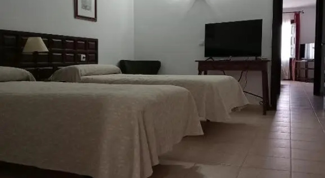 Четырёхместный номер Standard Hotel Nuevo Arlanza