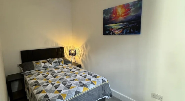 Апартаменты Captivating 5-bed Apartment Near Sion Mills