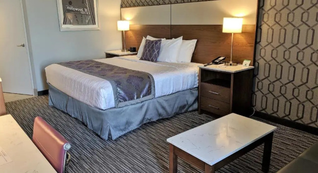 Номер Standard Best Western Plus Commerce Hotel