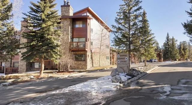 Pine Ridge Unit 14B, Rezerwuj Apartament Hotele w Vail Ski z basenem, Basen