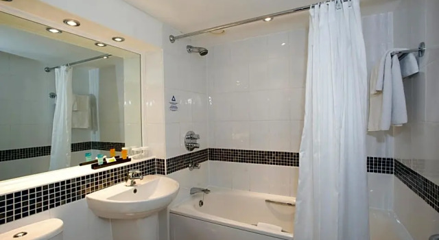 Двухместный номер Standard Ramada by Wyndham Birmingham Solihull