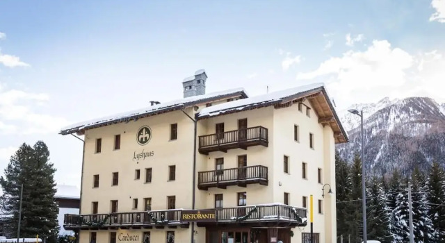 Hotel Lyshaus, Забронировать Отель Грессоне-Сен-Жан Грессоней, рядом с Горнолыжный курорт Грессоне-Сен-Жан