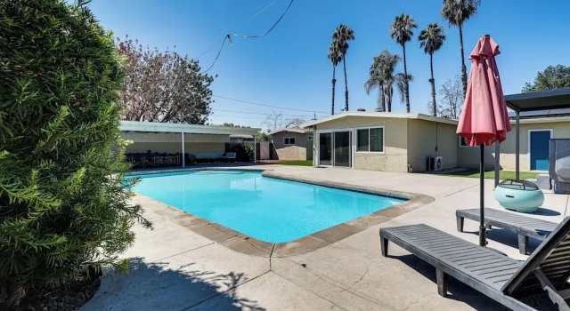 Коттедж Modern Gem w/ Outdoor Oasis: 5 Mi to Lake Jennings