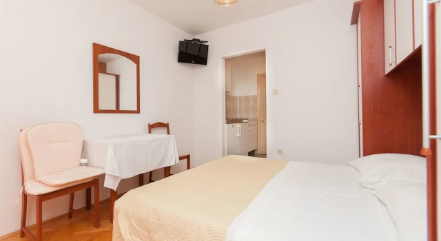 Студия с балконом Apartments Ante