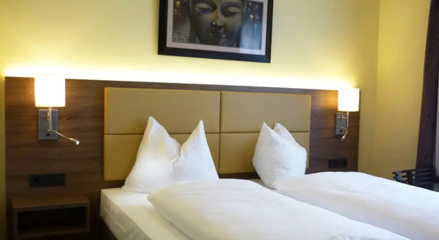 Полулюкс Naam Hotel & Apartments Frankfurt City-Messe Airport