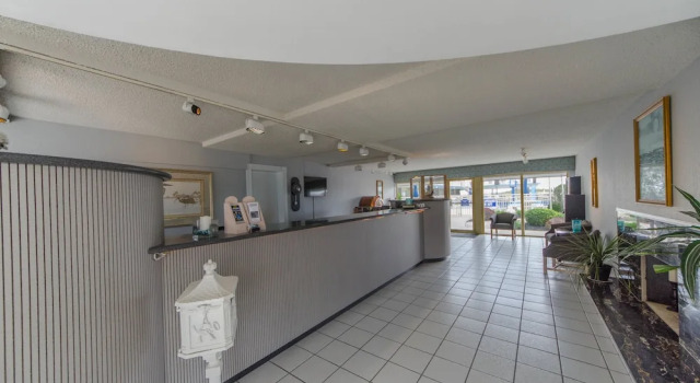 Attache Motel, Varaa Motelli Hotellit Wildwoods Beach pysäköinnillä, Pysäköinti