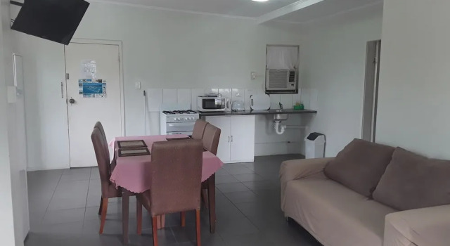 Семейные апартаменты с балконом и с видом на город Accommodation On Sheridan
