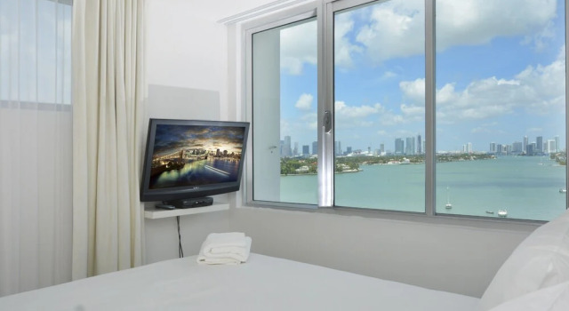Miami World Rental - Mondrian 916
