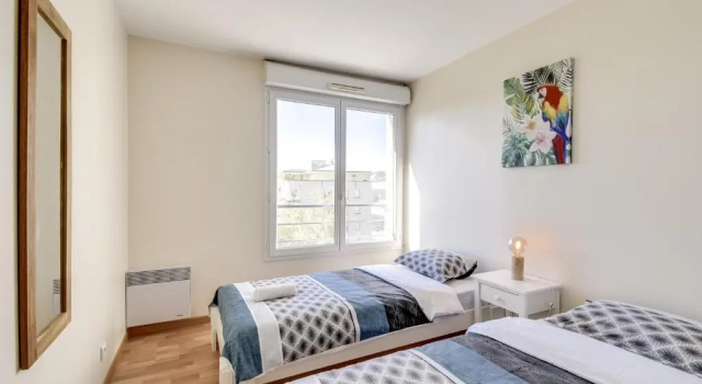 Chic apart with parking and balcony, 予約 アパートメント セルジー Val d'Oise