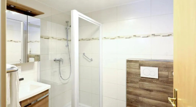 Двухместный номер Standard с балконом Hotel Garni Dorferwirt am Irrsee