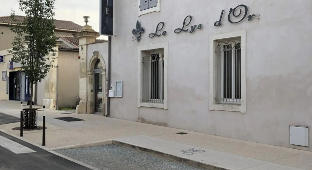 Le Lys D'or, Book Hotel Vauvert Gard