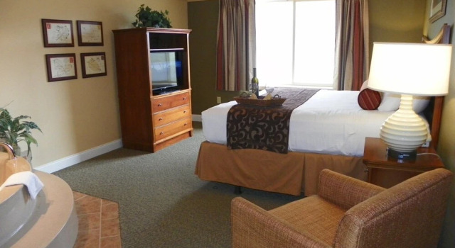 Hit the Slopes Then Relax at Your Pollard Brook Vacation Condo in Lincoln, NH Near Loon Ski Area! - PB Jan 15th-18th, 1peg, Varaa Hotelli Hotellit New England uima-altaalla, Uima-allas