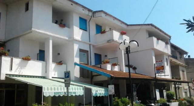 Pensione Nettuno, Book Pension Hoteller i Cilento Coast med parkering, Parkering