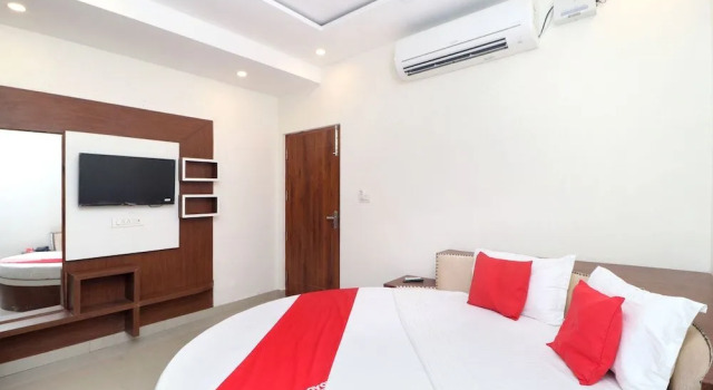 Oyo 18504 Hotel Safari, Varaa Hotelli Chandigarh 