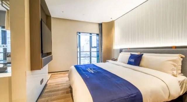 Семейный номер Standard с балконом Kingtown Riverside Hotel Plaza Shanghai