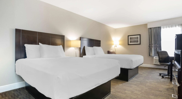 Четырёхместный номер Standard Best Western Bayou Inn