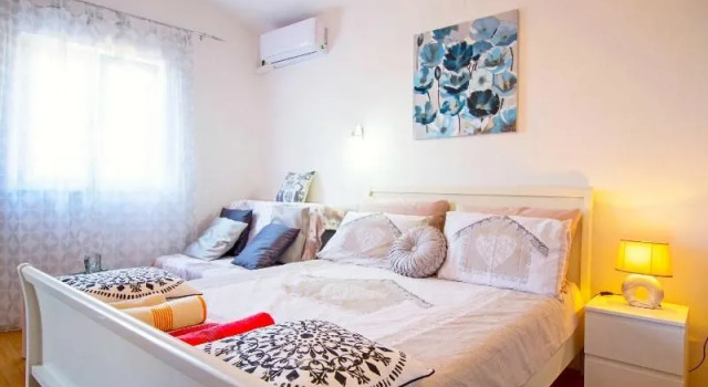 Apartments Dujo, Rezerwuj Apartament Hotele w Split-Dalmatia County z parkingiem, Parking