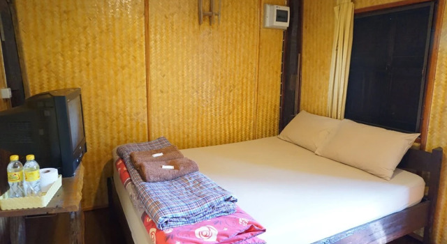 Ban Sam Lor Resort, Varaa Lomakeskus Hotellit North-Eastern Thailand pysäköinnillä, Pysäköinti