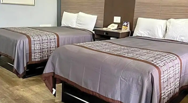 Номер Standard Knights Inn Madison Heights