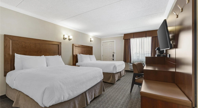 Четырёхместный номер Standard Цокольный этаж Best Western Plus Dryden Hotel and Conference Centre