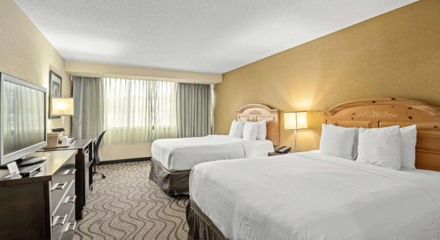 Четырёхместный номер Standard Red Lion Hotel Charlotte