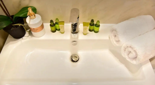 Коттедж Port Mansion Studio 2 Hydra - first floor not a hotel - no cl eaning while guests inside