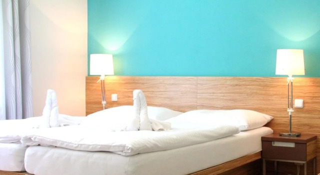 Hotel Vyhlídka, Забронировать Отель Отели Позловице с парковкой, Парковка