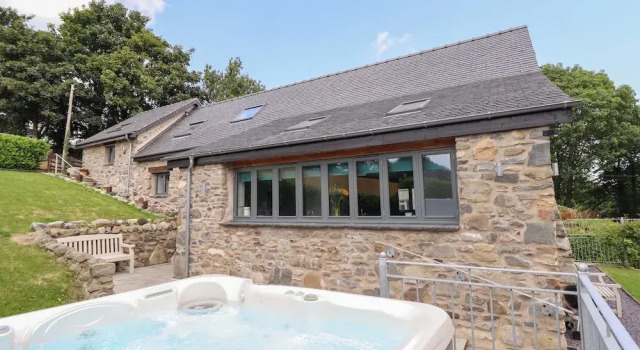 Ysgubor Tyddyn Isaf