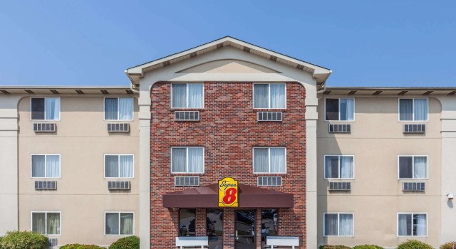 Super 8 by Wyndham Irving DFW Airport/South
